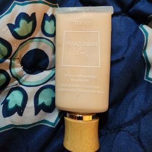 Tarte amazonian clay foundation